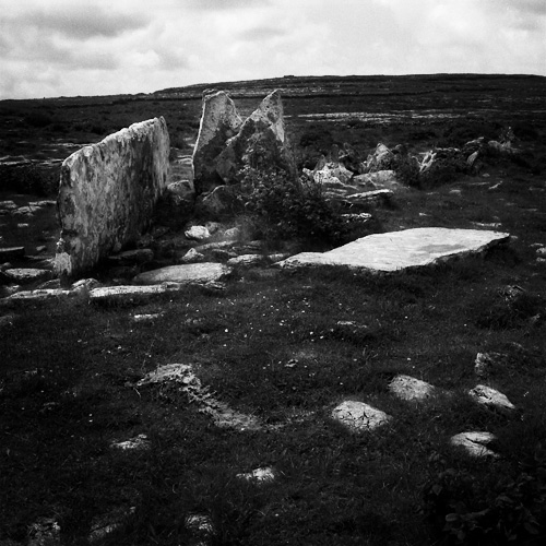 tomb in Gleninsheen