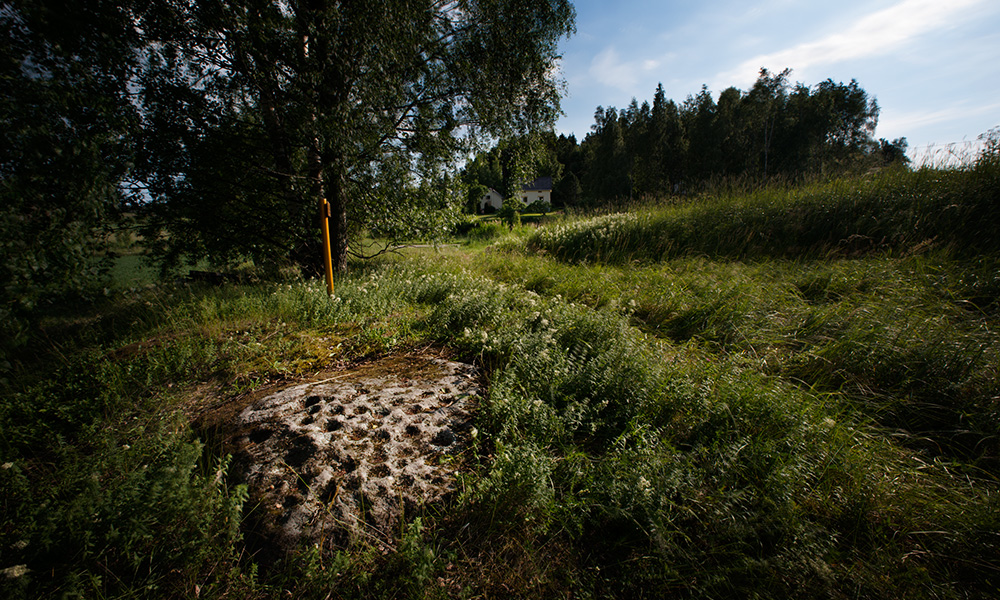 Riihipellon uhrikallio, Sauvo